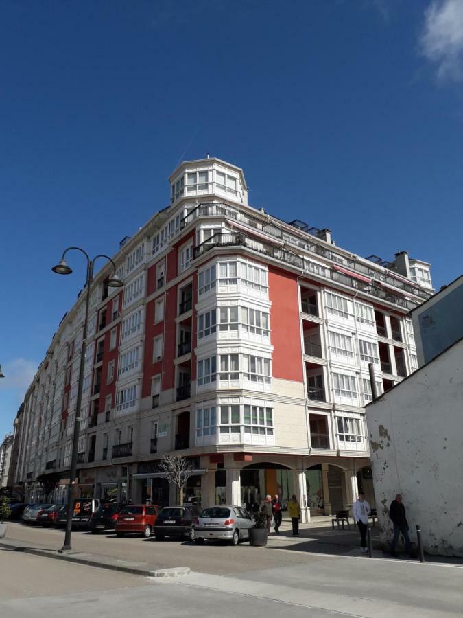 Atico Centrico Con Piscina Comunitaria Apartment Ribadeo Bagian luar foto